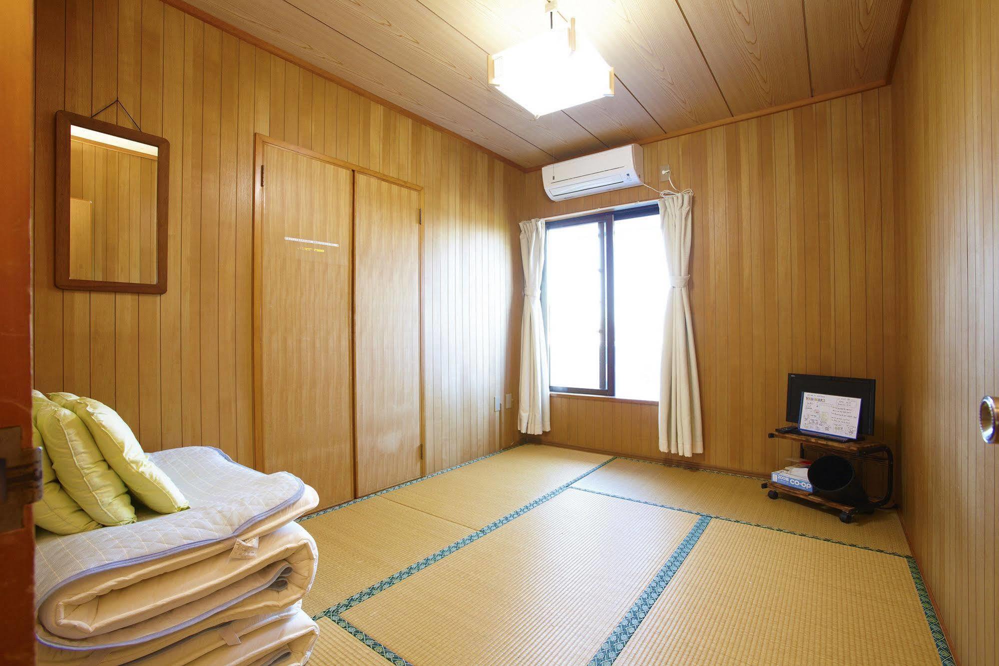 Hotel Minshuku Yadokari Zamami Exterior foto