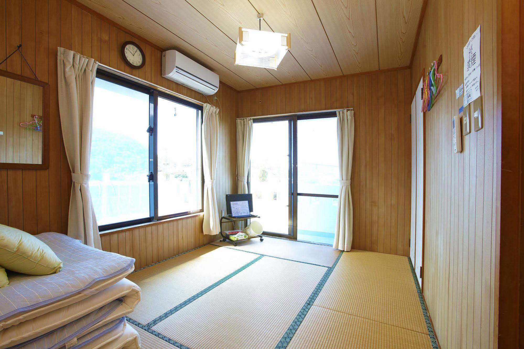 Hotel Minshuku Yadokari Zamami Exterior foto